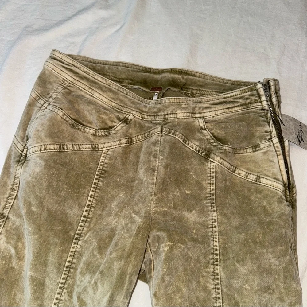 NWT Free People Flare Corduroy Pants with Zipper Stretchy Size 0 - Picture 10 of 12